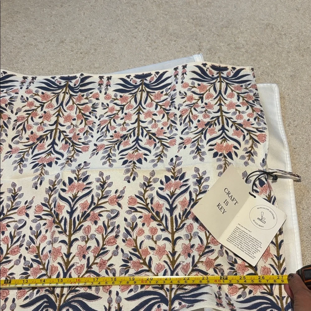Bungalow Denmark NEW DISHTOWEL Floral Jacquard Navy & Blush NWT hostess gift